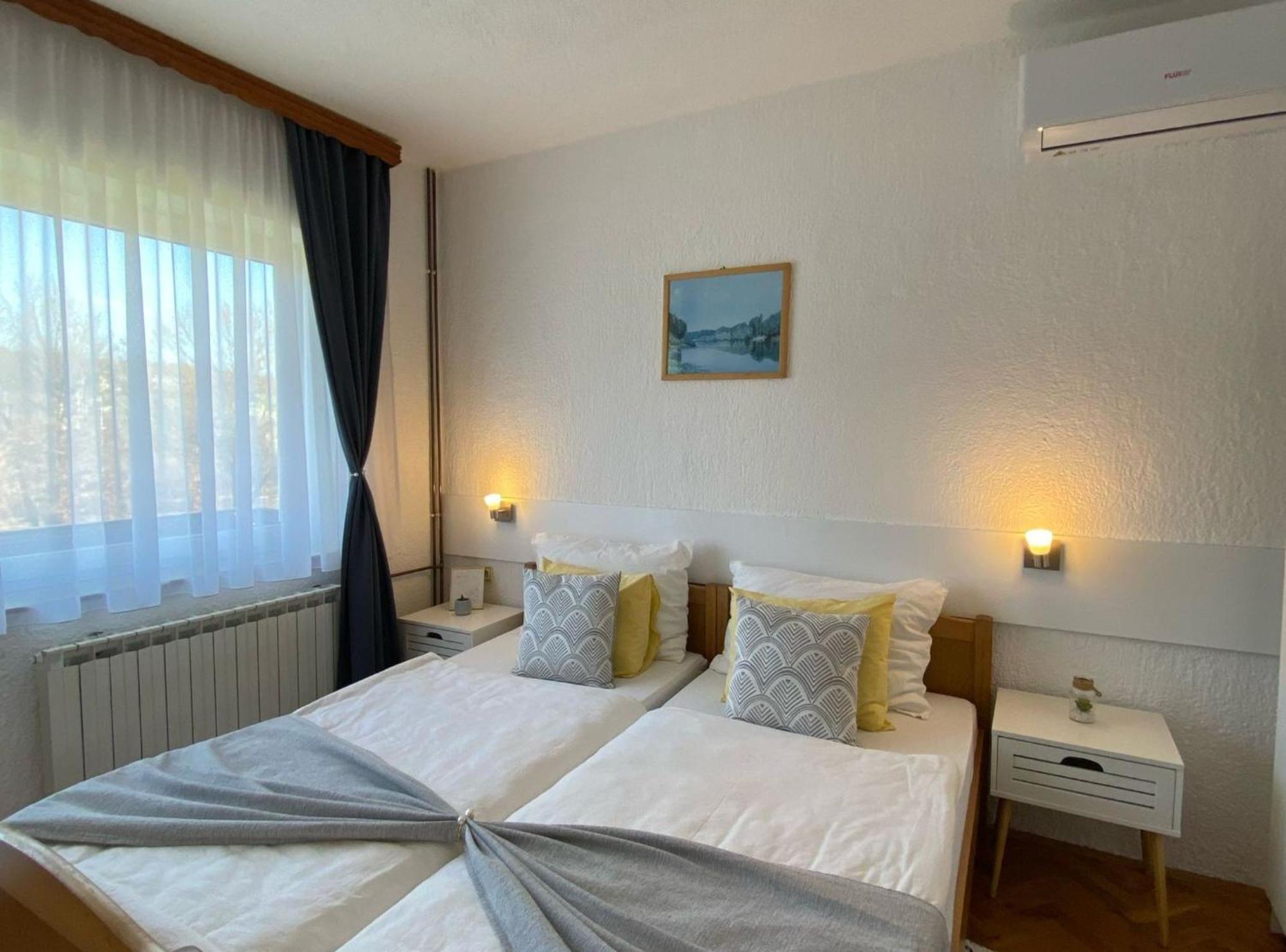M&N Zafran Hotel Grabovac  Exterior photo